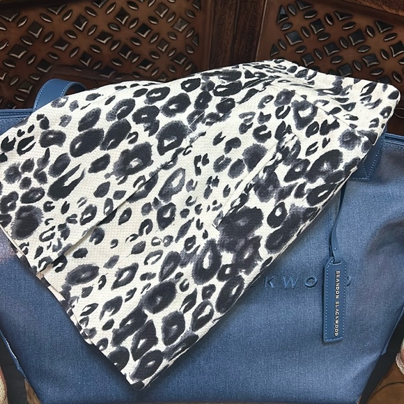 Tracy Reese New York Snow Leopard-Print Pleated Mini Skirt - Picture 3 of 8